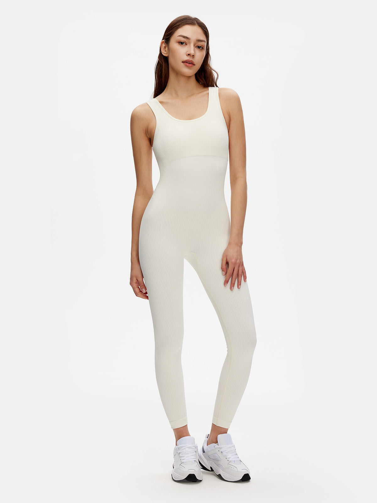 Women’s shapewear bodysuit video – Model walking and turning to show front, back, and side fit for seamless styling